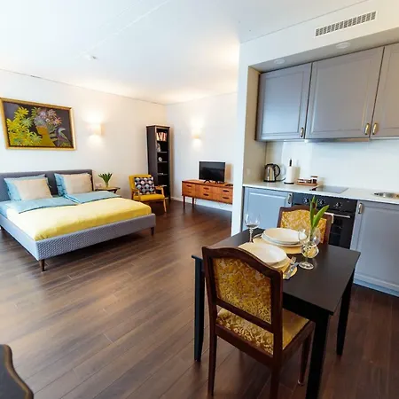 Romantic Close To The Old Town *