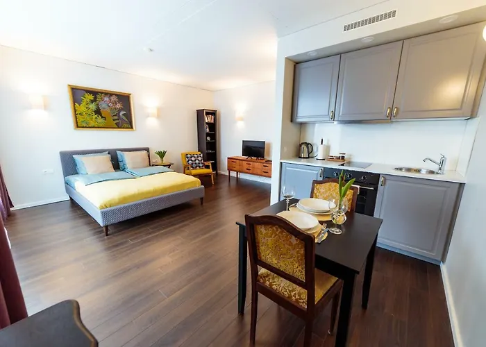 Romantic Close To The Old Town *